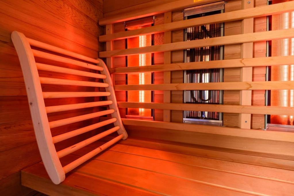 Spacious Wooden Cottage With Infra-Red Sauna At Veluwe Путен Екстериор снимка