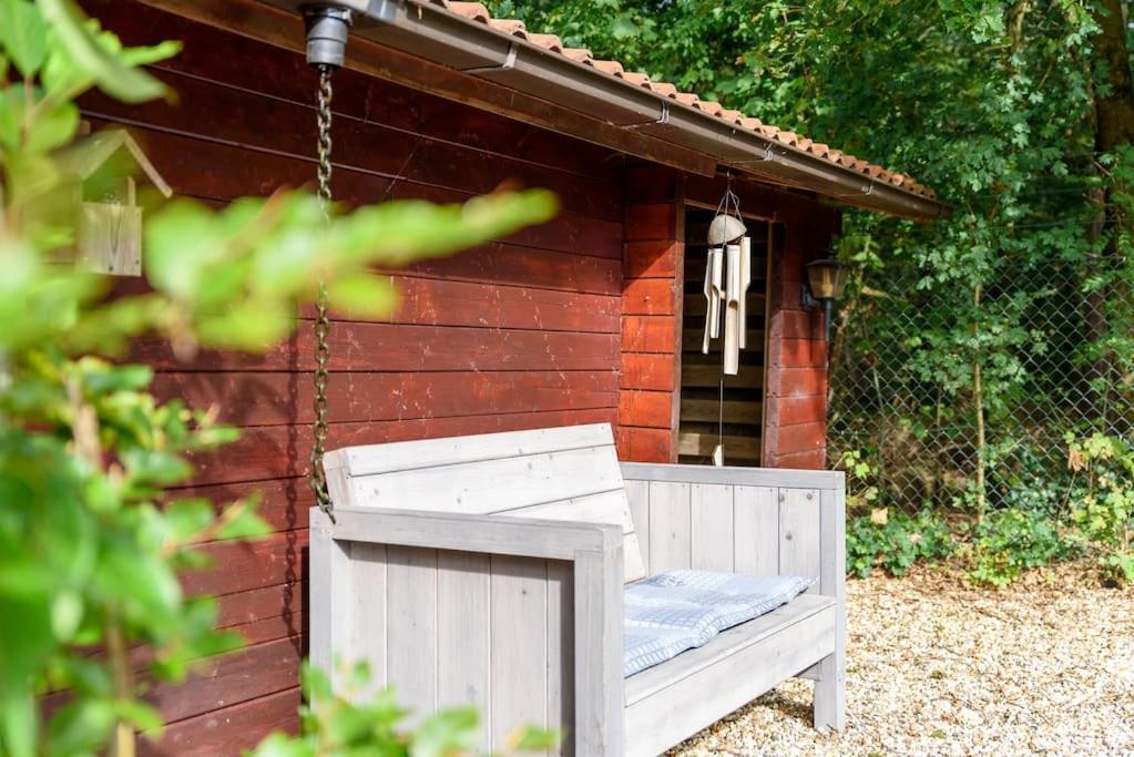 Spacious Wooden Cottage With Infra-Red Sauna At Veluwe Путен Екстериор снимка